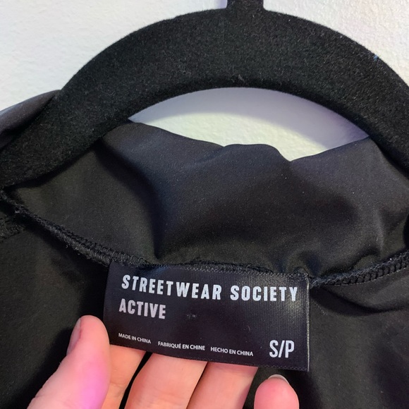 Trendy Cropped Windbreaker - Picture 4 of 4